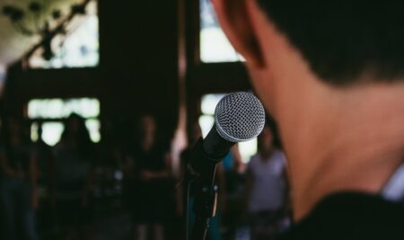 The Art of Public Speaking: Commanding the Room with Confidence